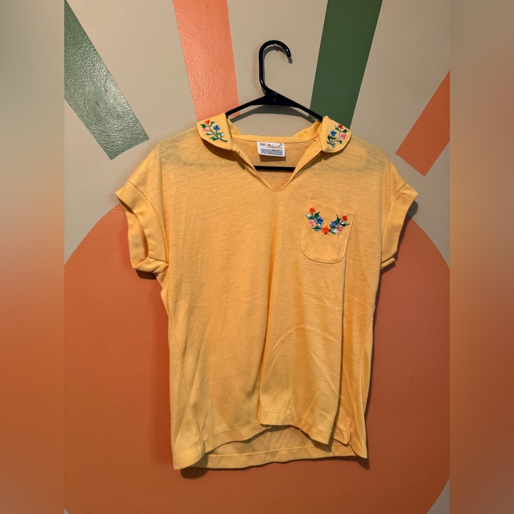 Vintage 1970s yellow floral top size modern S but labeled L